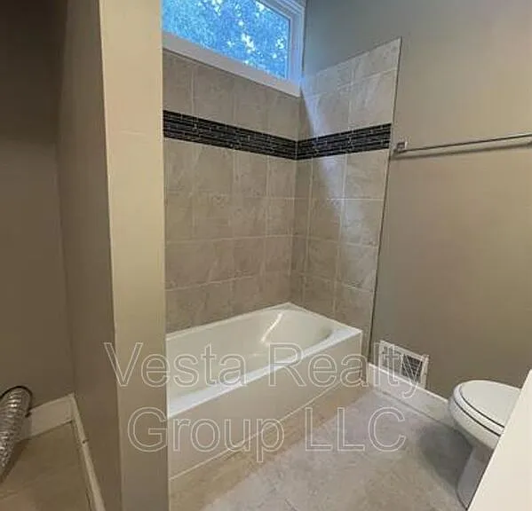 7 Emory St — Photo 10