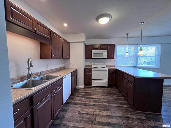 3rd image of 609 S Glenview Dr