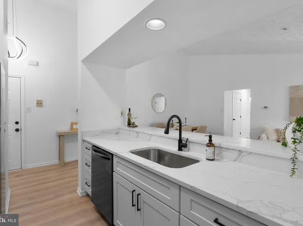 1490 Greenbriar Cir #1, Pikesville, MD 21208