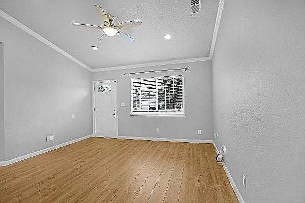 1707 Locust St photo 1