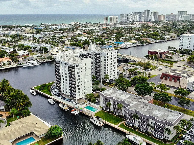 4 story building on bottom right of this photo