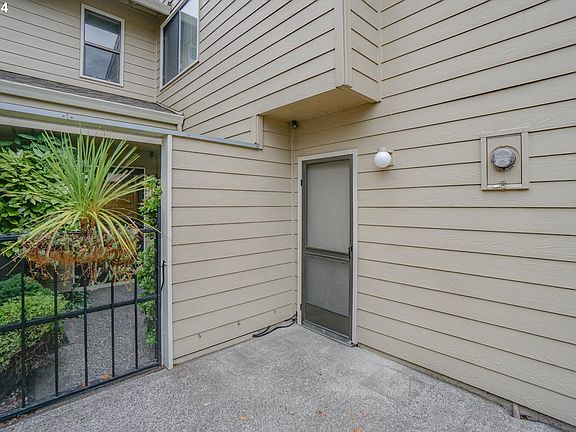 4th image of 4417 NE Plains Way APT 73