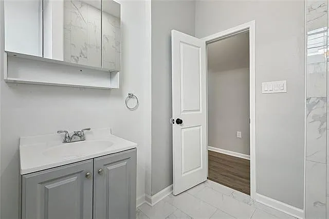 3211 Baronne St — Photo 6