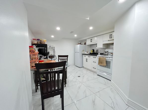 78 Bell Ave, Hamilton, ON L8K 3E3