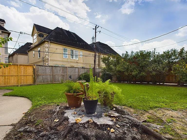 5627 Winsome Ln — Photo 32