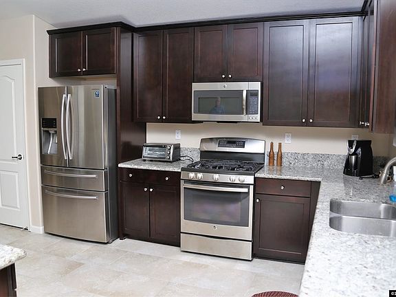 5th image of 7414 Phoenix Dr
