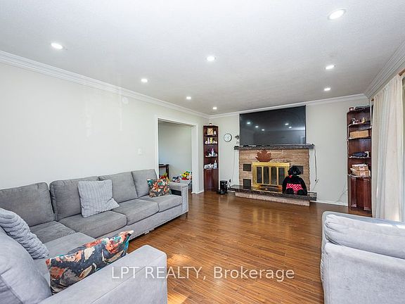 4th image of 111 Dearbourne Blvd