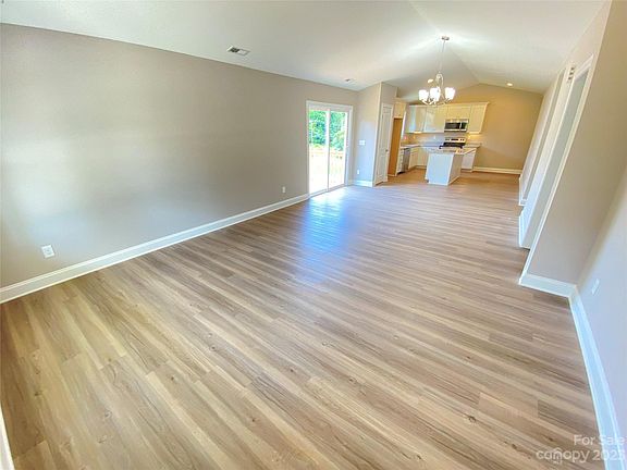 3rd image of 1206 Hillsboro Ct SW
