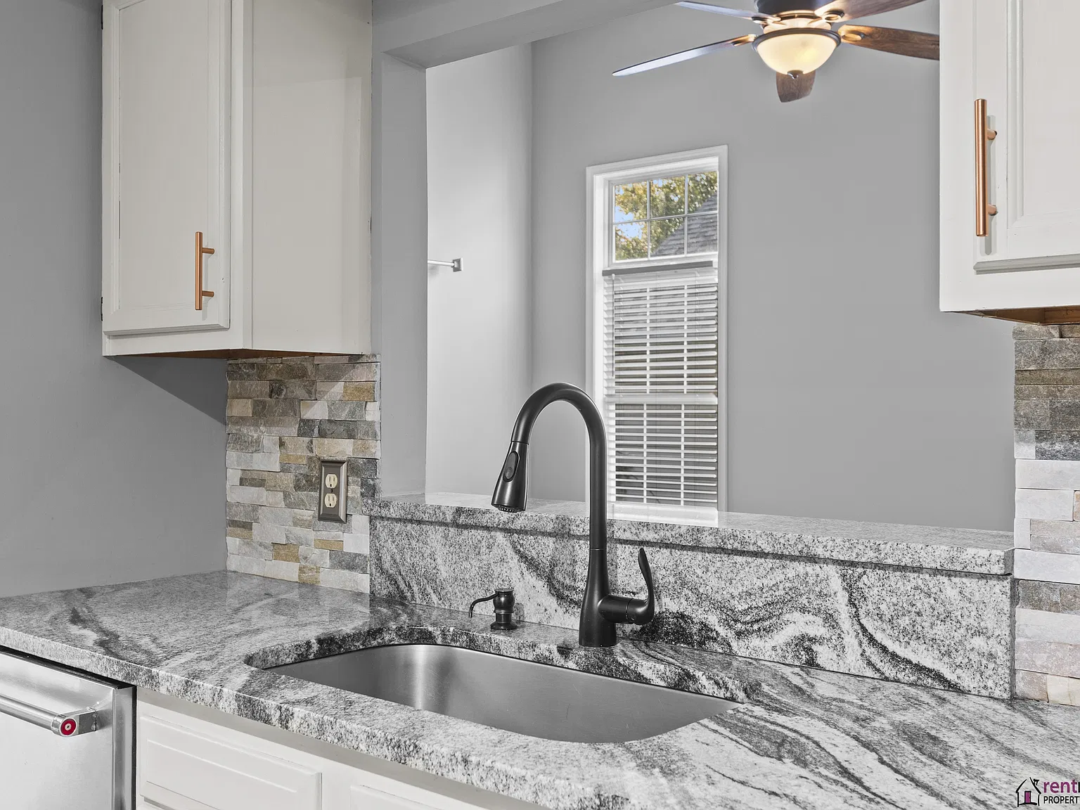 103 Timberwood Trce - 1 — Photo 3