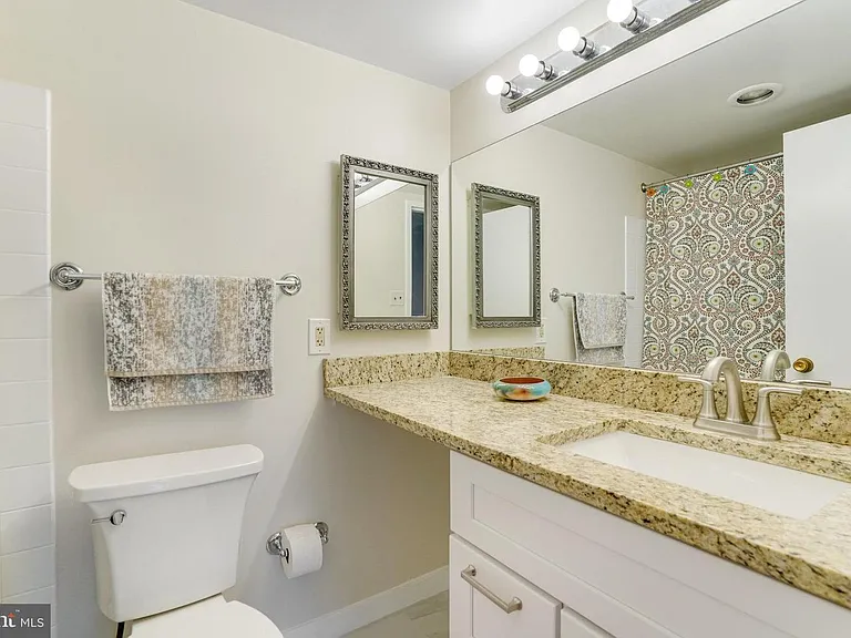 2300 Pimmit Dr #308W — Photo 28