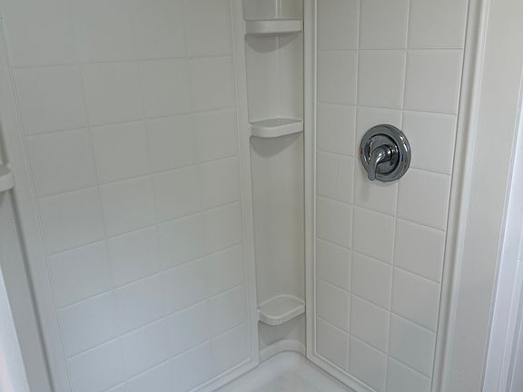 5th image of 205 Aberfeldy St