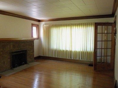 2nd image of 115 Burton St