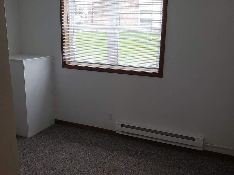 2nd image of 502 E Center St