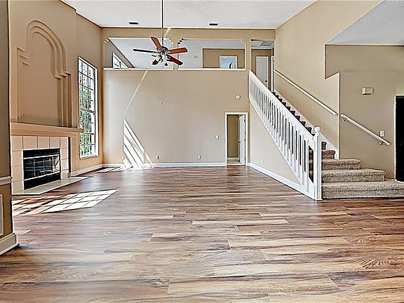 2nd image of 9413 Oak Meadow Ct