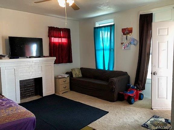 4th image of 110 E Ferry St