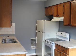 3303 Colgate Ave, Zion, IL 60099
