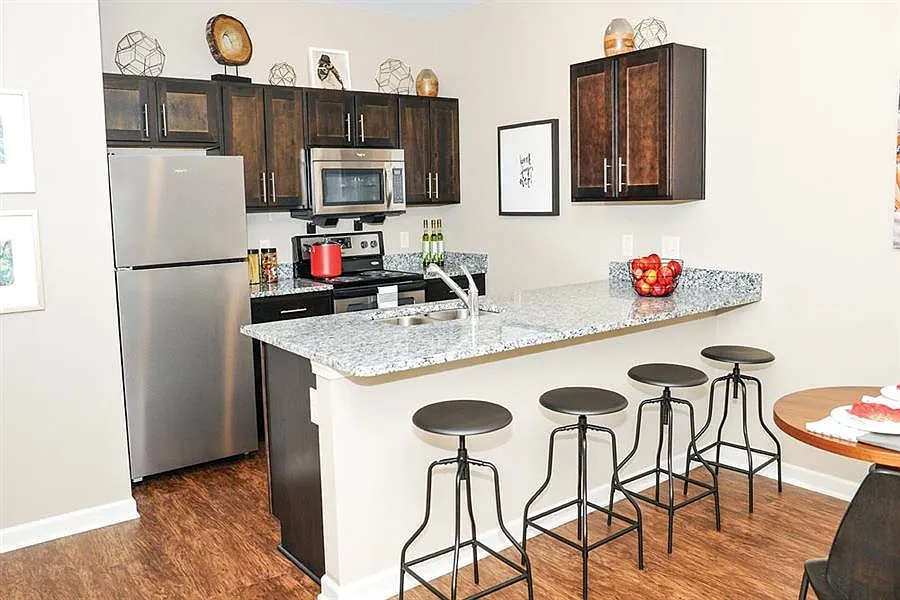 Canal Crossing Apartment Homes — Photo 3