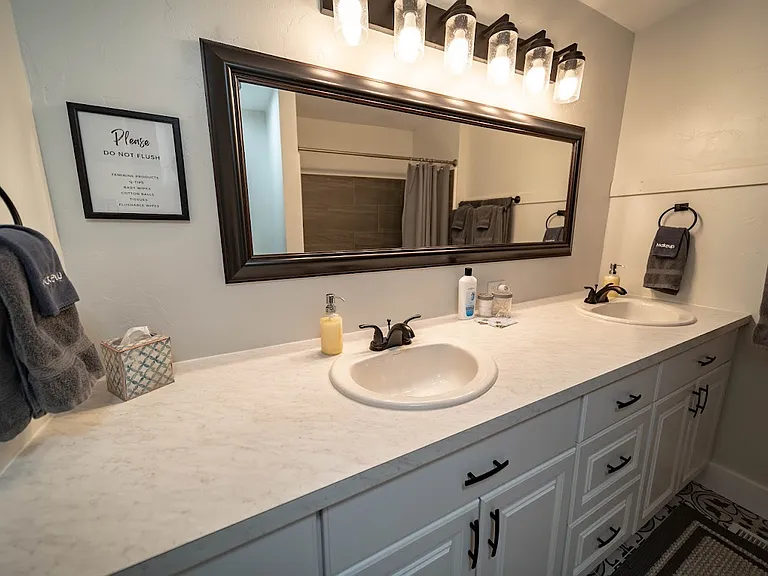 119 N 200 E — Photo 30