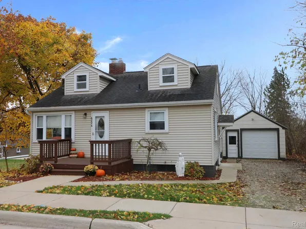 4226 Banker St, North Branch, MI 48461