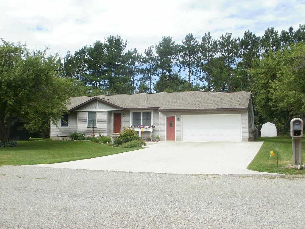 621 Snow Apple Ct, Cheboygan, MI 49721 Zillow
