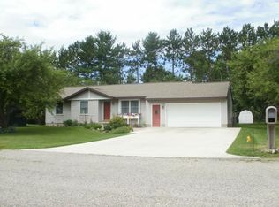 621 Snow Apple Ct, Cheboygan, MI 49721