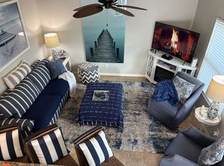 105 W Hilo St, Naples, FL 34113