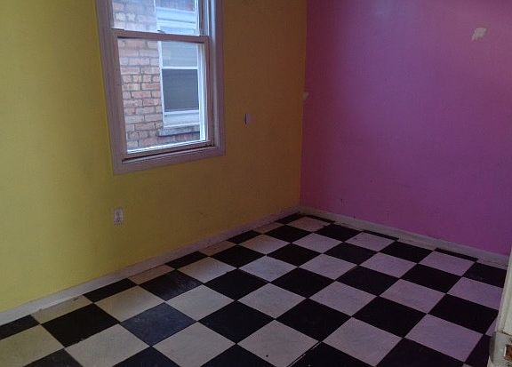 4th image of 2442 N Luna Ave