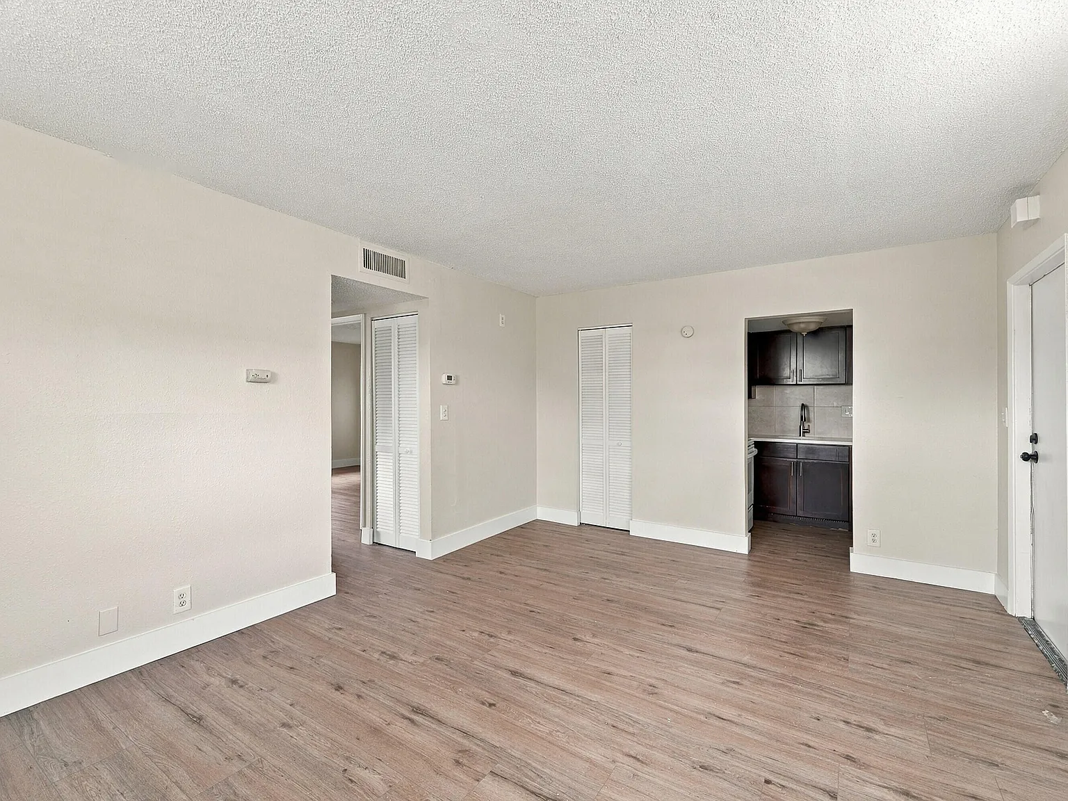 241 SE 9th Ave — Photo 4