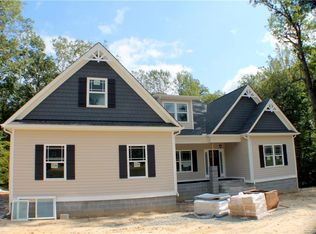 6033 Jenkins Bluff Ln, Sandston, VA 23150