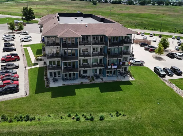 600 Linden Dr #214, Arnolds Park, IA 51331