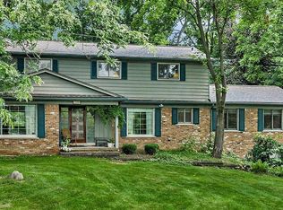 34316 Thornbrook Dr, Farmington Hills, MI 48335
