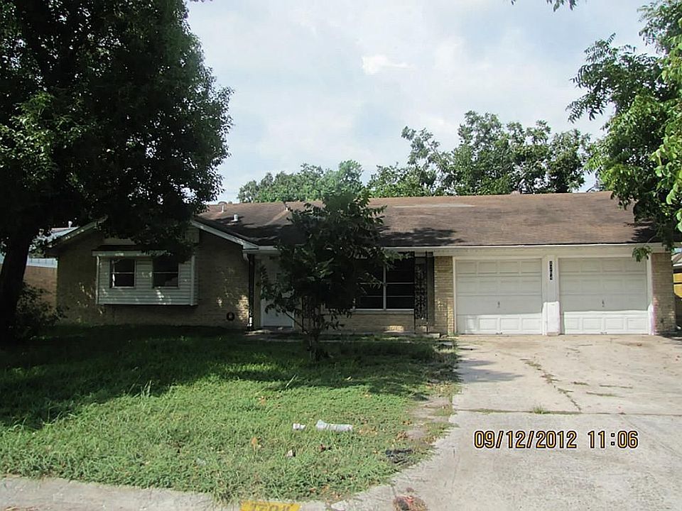 1st image of 1704 Narcille St