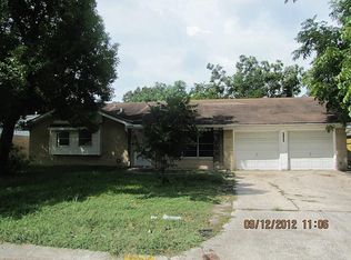 1704 Narcille St, Baytown, TX 77520