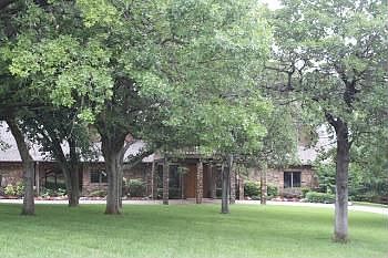 1st image of 112 N Bridlewood Dr