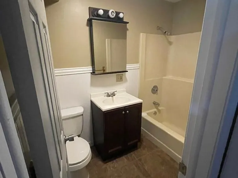 307 Adams Dr — Photo 6