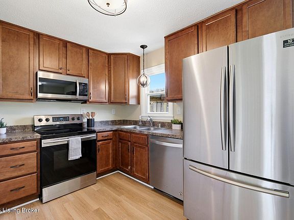 3rd image of 6909 Lake Storm Ct