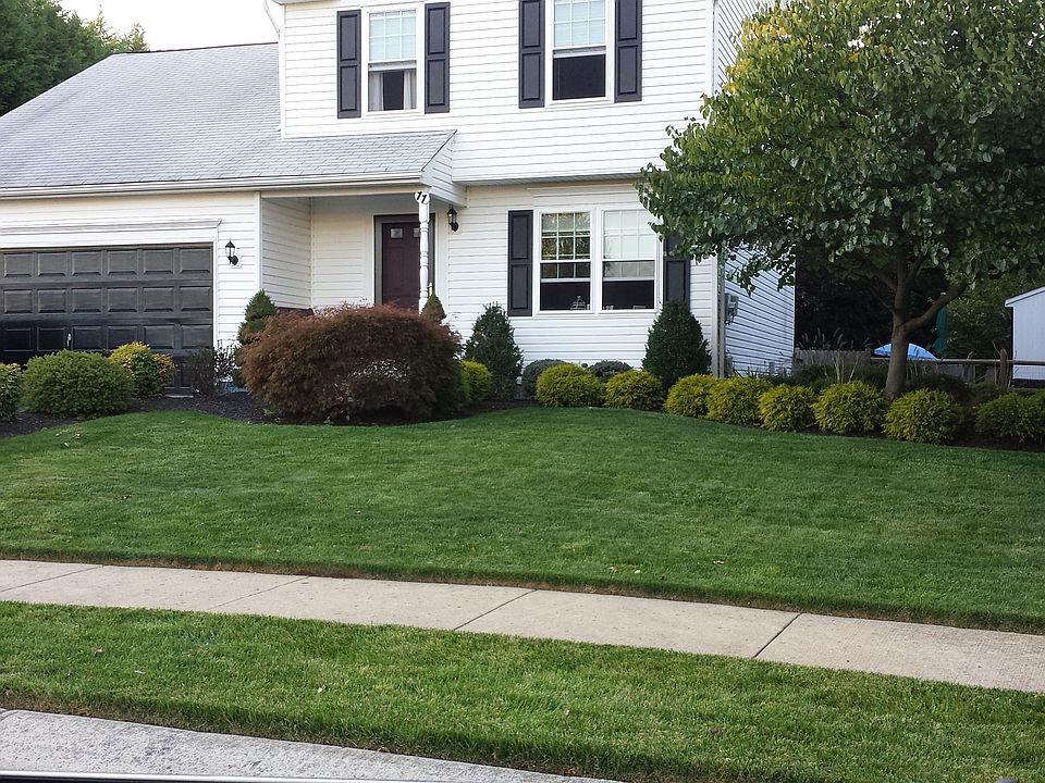1st image of 11 E Saxony Dr
