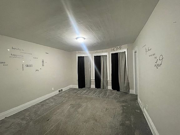 5th image of 144 Peter St #2