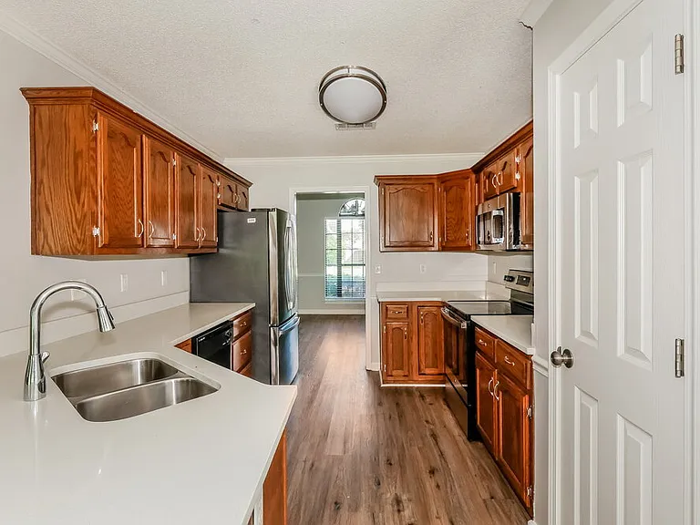 7896 Jills Creek Dr — Photo 8