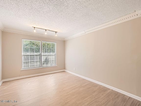 3rd image of 2073 LUANA Drive E