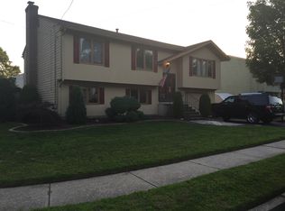 69 Eastgate Dr, Warwick, RI 02886