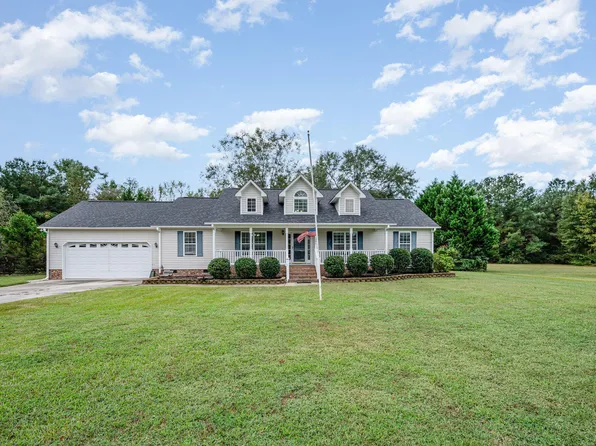 227 Blaze Ridge Dr, Smithfield, NC 27577