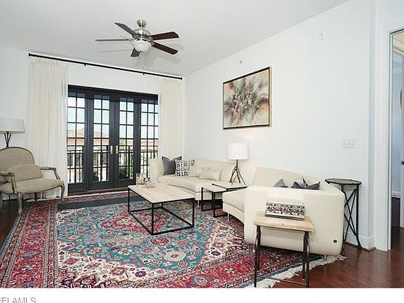 4th image of 23151 Fashion Dr Unit 305