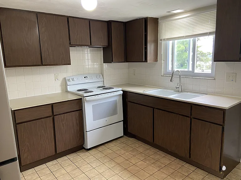 1244-1250 Cliffside St #1250 — Photo 16