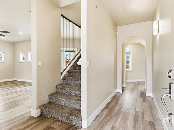4th image of 3003 W Moore St