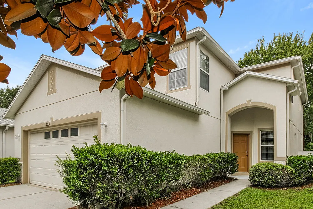 4 bed, 2.5 bath, 2320 sqft, $2,230 — Photo 4
