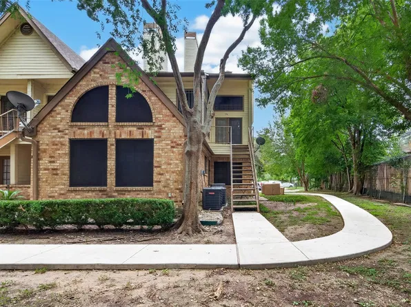 2425 Holly Hall St APT 156, Houston, TX 77054