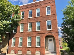 56 Pine St, Holyoke, MA 01040