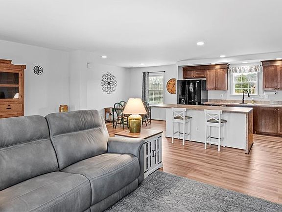2nd image of 1579 Kaitlyn Dr