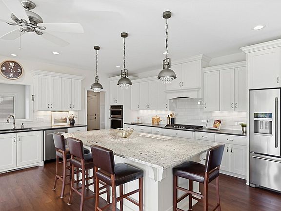 3rd image of 3204 Landon Ct